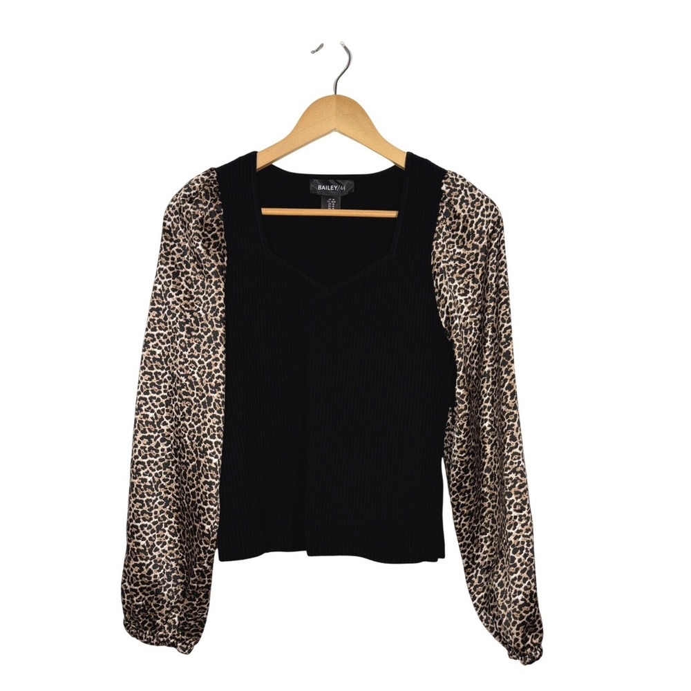 Bailey 44 Animal Leopard Print Top Size M Ribbed Knit Sweetheart Classic Luxe